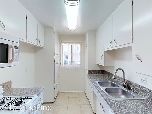 5th image of 5715 Vineland Ave APT 11