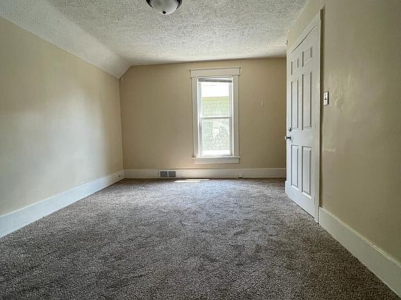 3rd image of 542 W 4th St #B