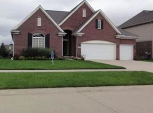 21477 John Dr, Macomb, MI