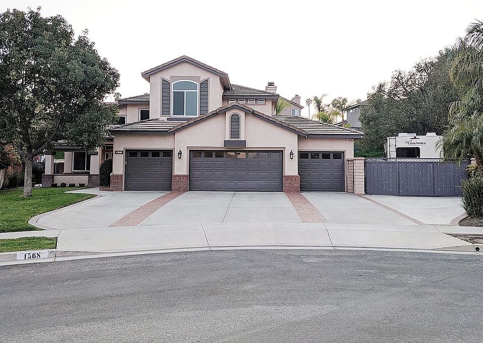 4 Car Garage With RV Parking