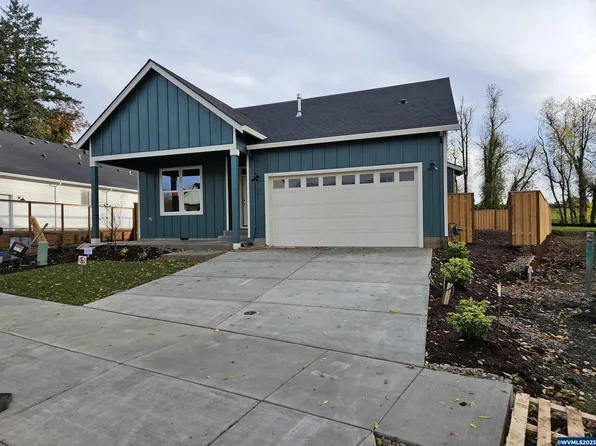 861 Oakleaf Way, Silverton, OR 97381