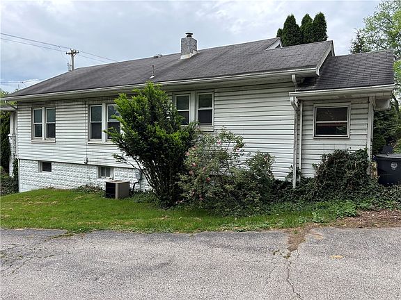 3rd image of 1041 Clinton Rd