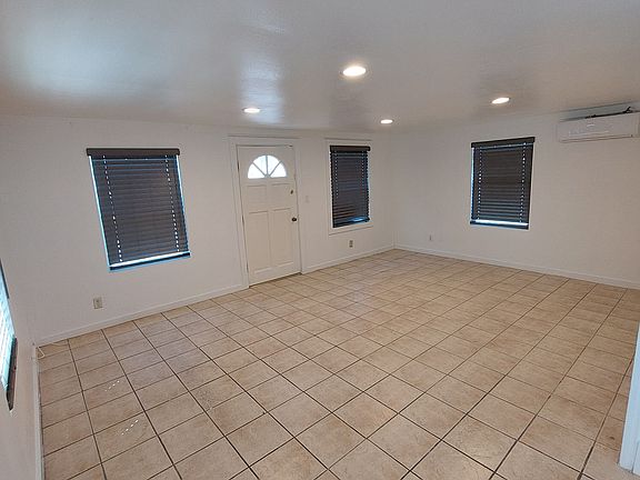 4th image of 10792 Garden Grove Blvd