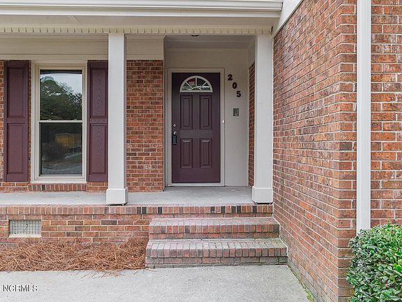 3rd image of 205 Pearl Drive