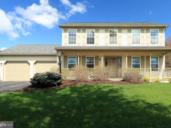 204 Doubletree Pl, Port Matilda, PA 16870