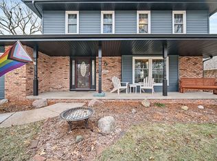 1059 Belle Mar Dr, West Des Moines, IA 50266