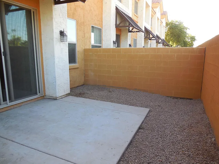 1147 E Cedar St — Photo 26