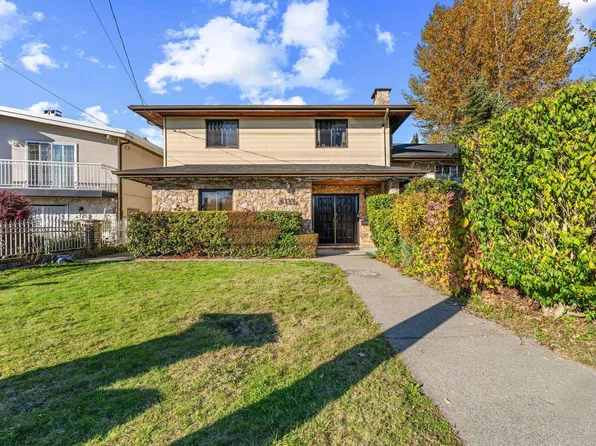 6773 Halifax St, Burnaby, BC V5B 2R3