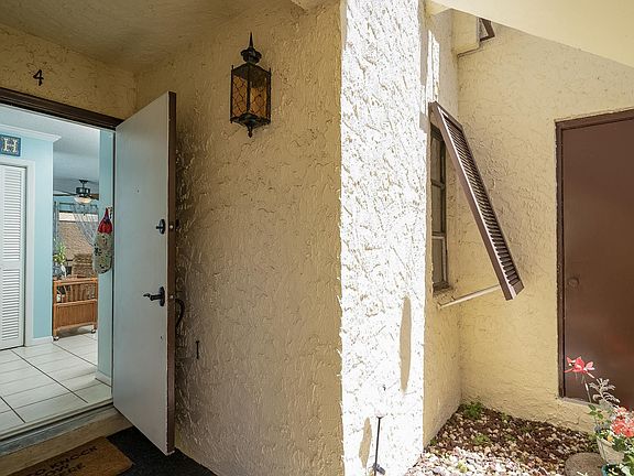 5th image of 600 Domenico Cir Unit E4