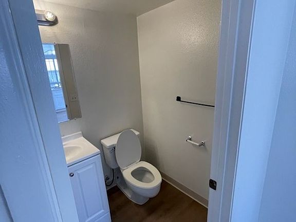 4th image of 4930 Santa Cruz Ave #4