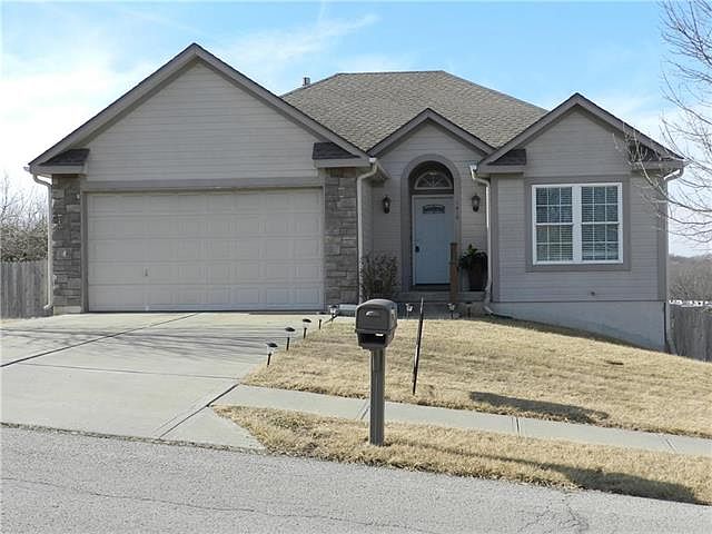 1st image of 1410 SW Cross Creek Dr