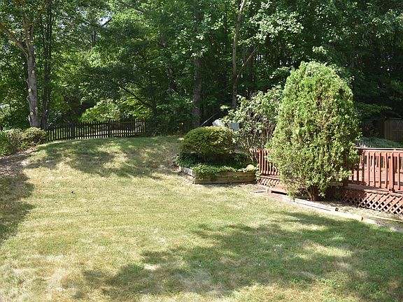 3rd image of 3114 Calloway Ct