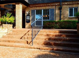 5010 Les Chateaux Dr APT 125, Dallas, TX 75235