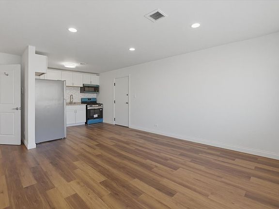 3rd image of 3846 25th Ave APT 3