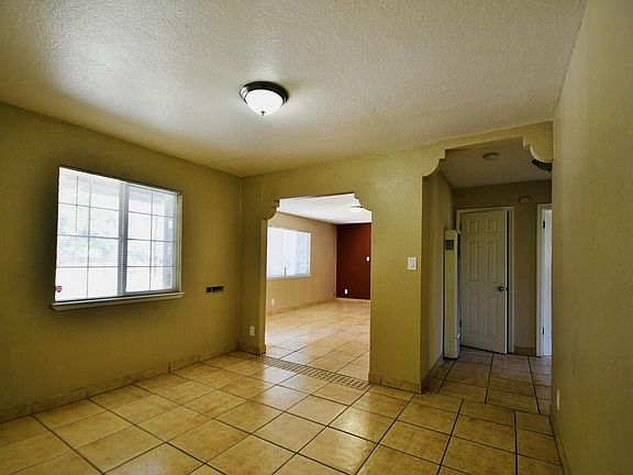 4th image of 616 E 6th St