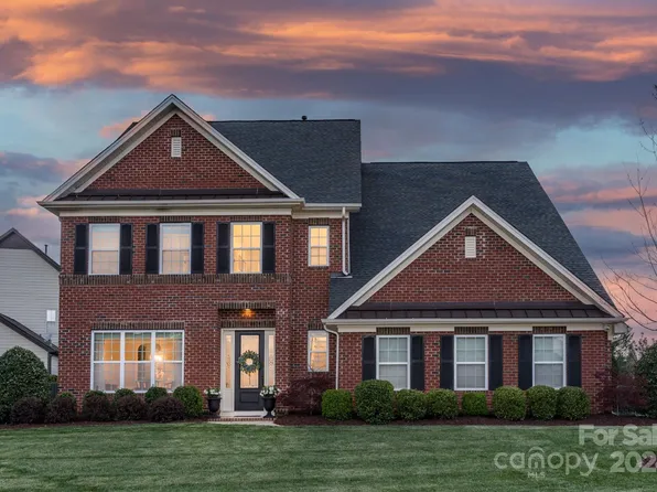 1023 Oleander Ln, Waxhaw, NC 28173