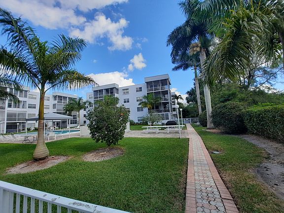 2nd image of 3000 Sunrise Lakes Dr E