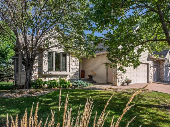 1609 Questwood Dr, Falcon Heights, MN 55113