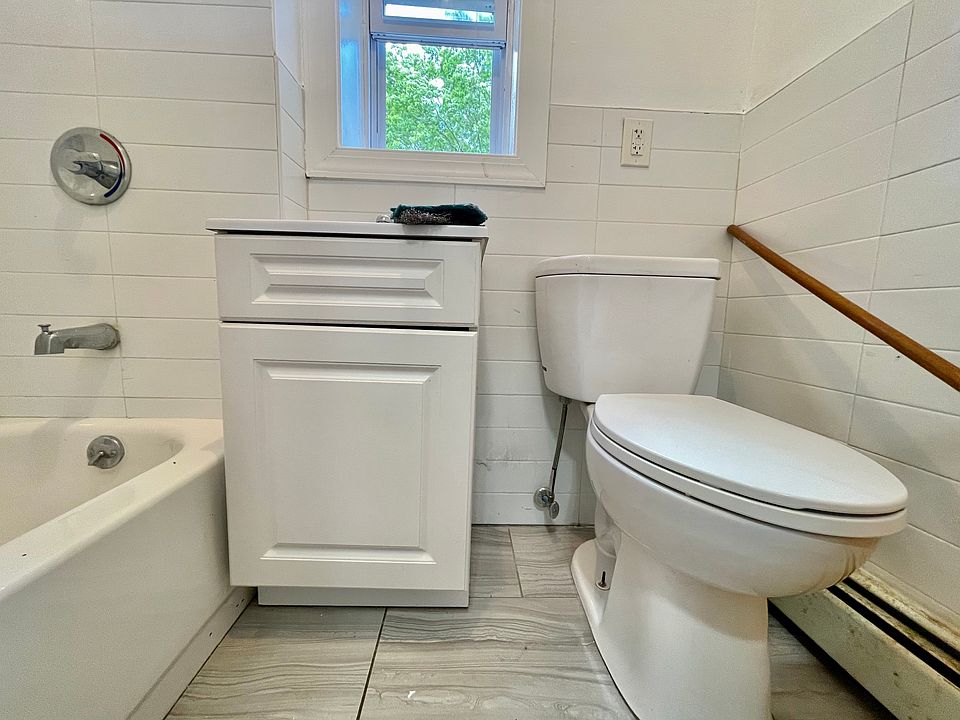 2nd image of 18 Fulton Ave #31E