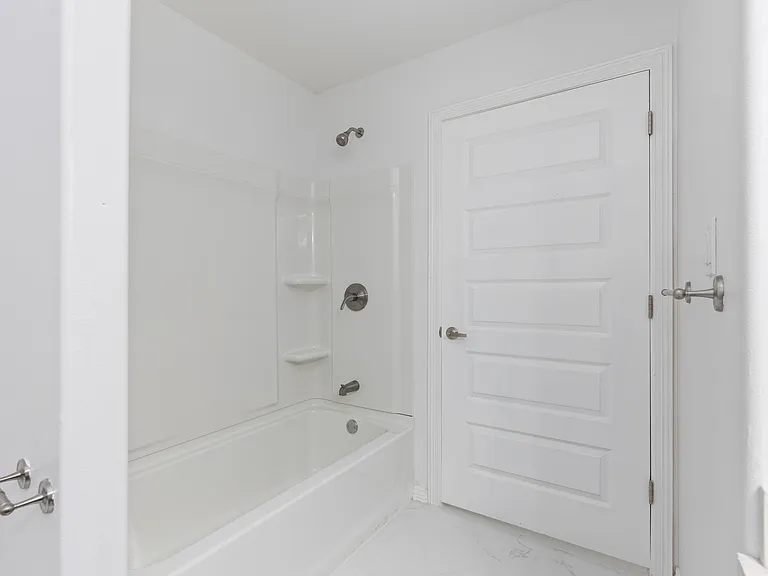 Downstairs no balcony, 2nd bathroom