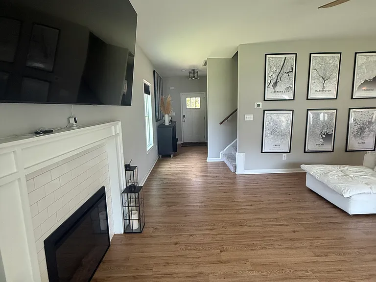 605 W 6th Ave — Photo 13