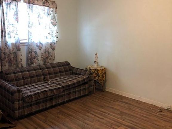 5th image of 1504 E Los Ebanos Blvd