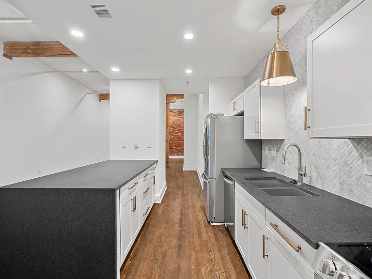 310 Arlington Ave #219 — Photo 2