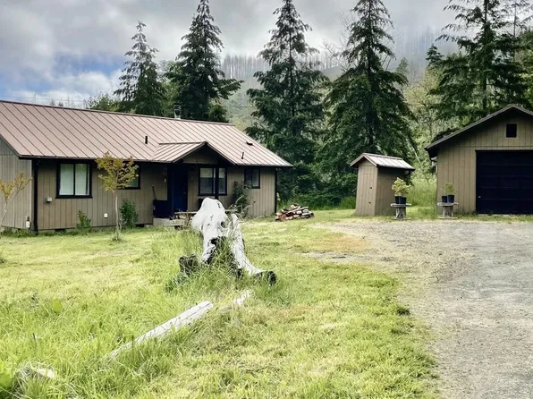 2478 Bar L Ranch Rd, Glide, OR 97443