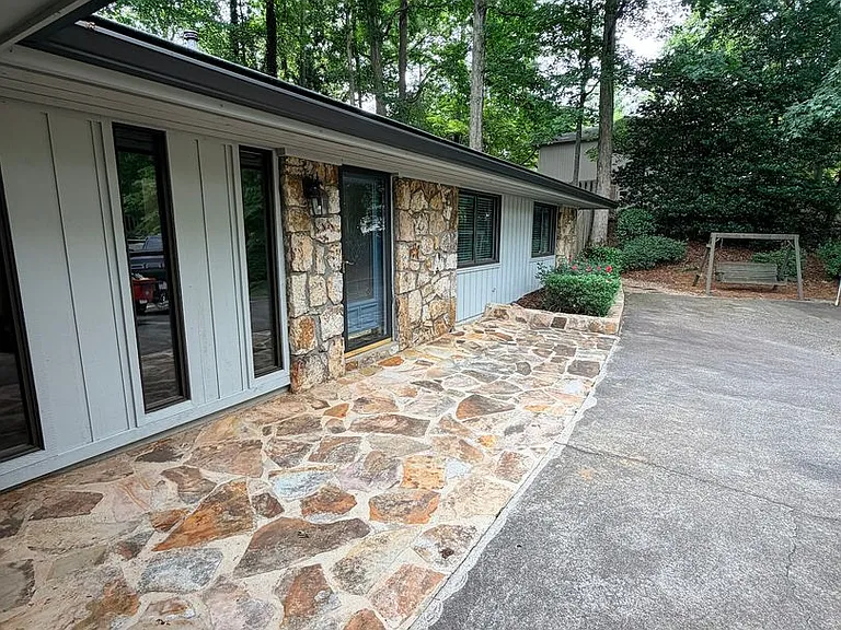 298 Indian Hills Trl — Photo 3