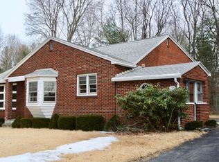 150 Greylock St, Lee, MA 01238