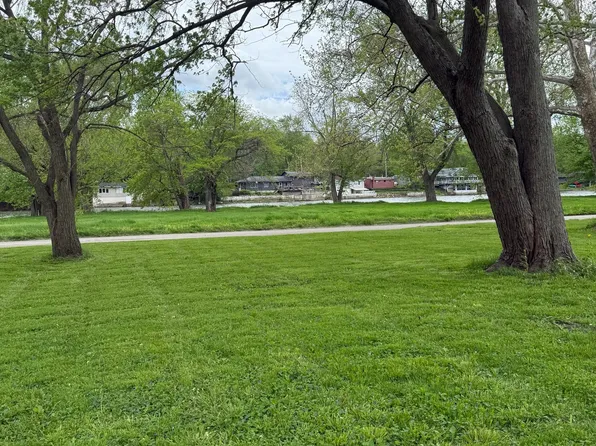 255 Riverwood Dr, Noblesville, IN 46062