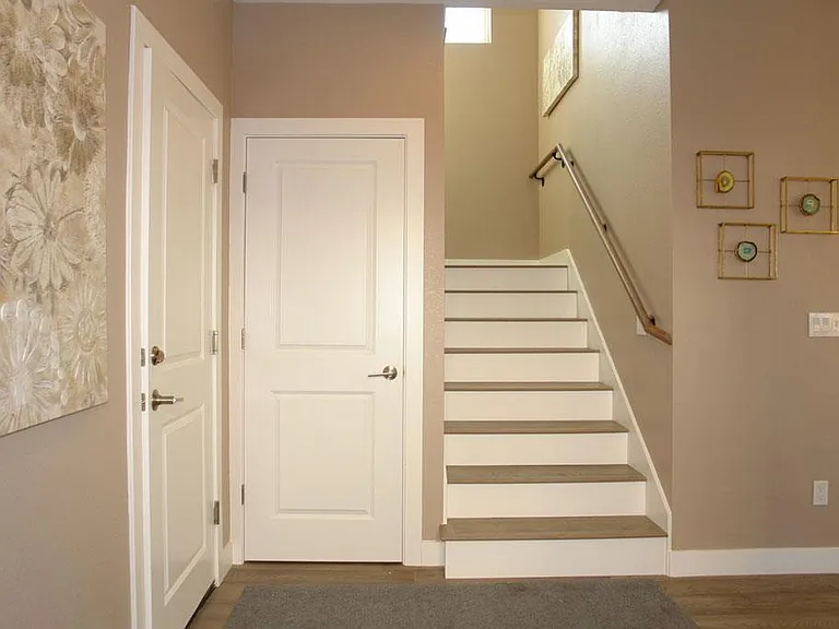 830 Civic Center Dr — Photo 20