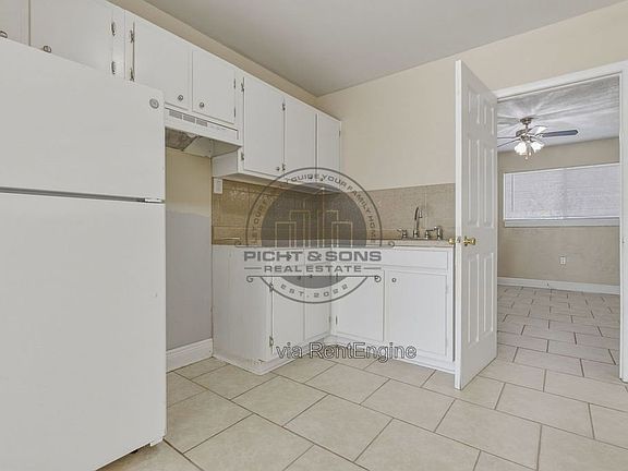 3rd image of 420 E Park Ave #44