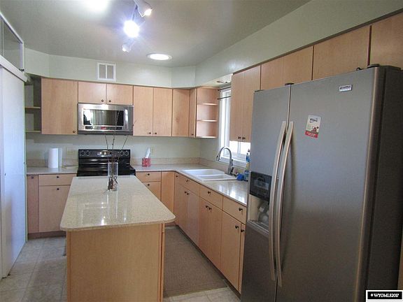 3rd image of 735 Brandner Cir