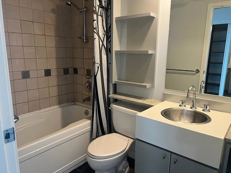 1438 Richards St #706 — Photo 9