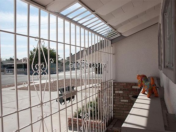 4th image of 1933 Wengert Ave