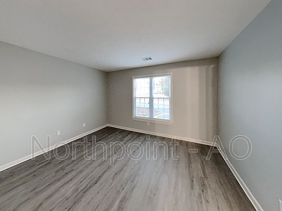 4th image of 409 Oak Harbor Trl