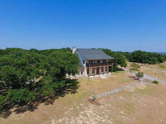 2nd image of 105 White Oak Trl