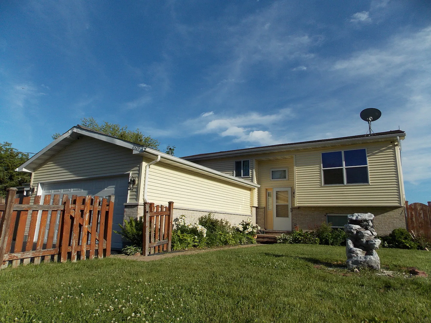 2325 33rd St photo 1