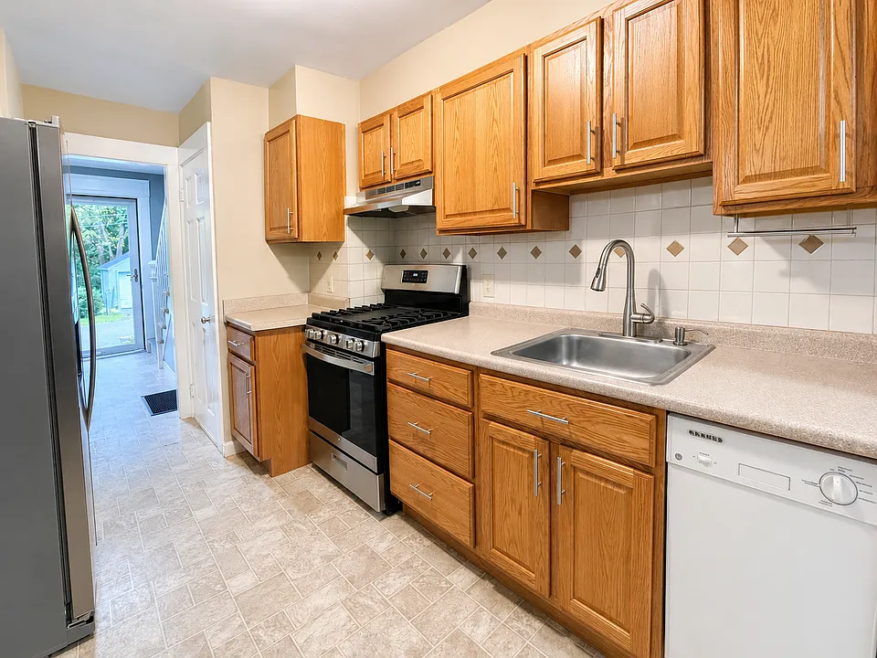 48-50 Overland St #A