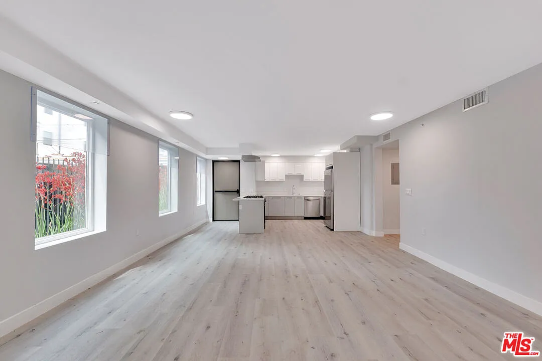 2 bed, 2.5 bath, 1269 sqft, $2,895 — Photo 3