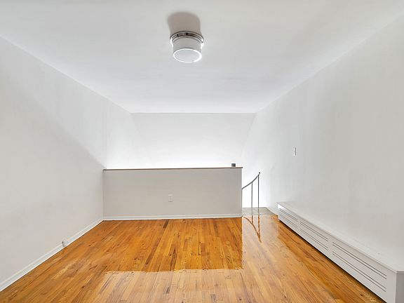4th image of 3615 Oxford Ave APT 14