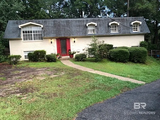 114 Pineview Cir