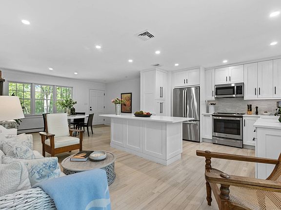 4th image of 65 Laurel Trl