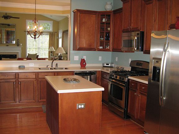 3rd image of 3469 Manor Grove Cir