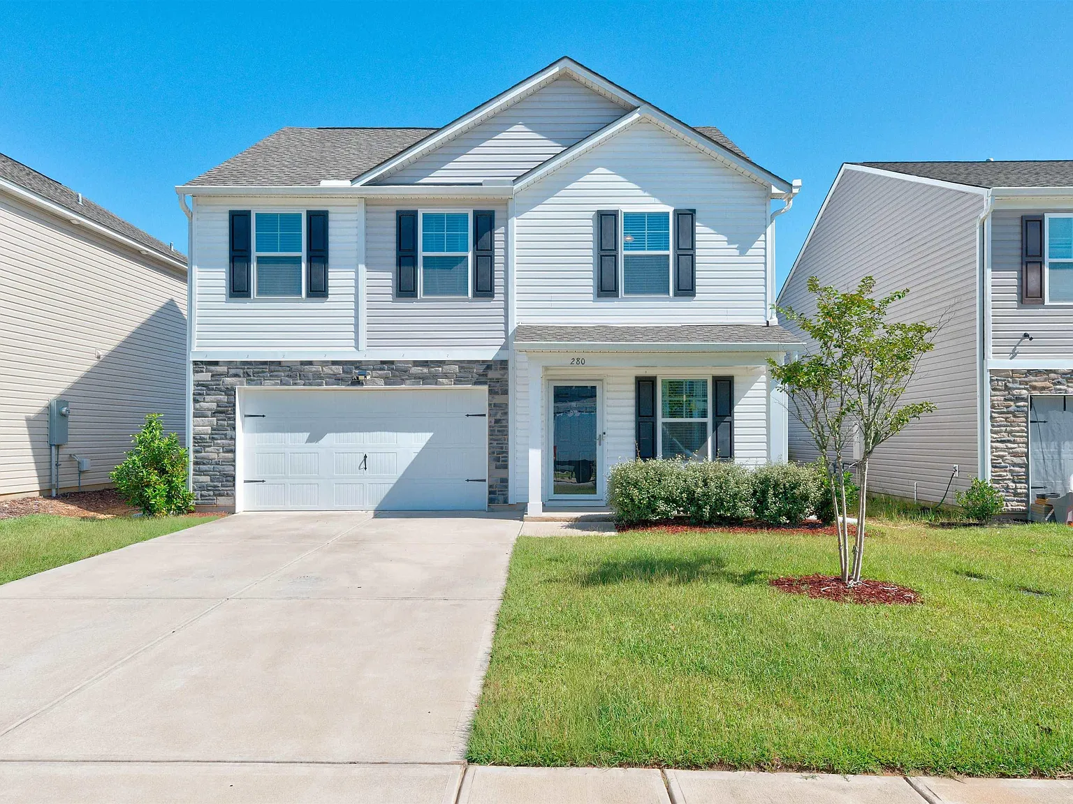 4 bed, 1660 sqft, $2,000 — Photo 1