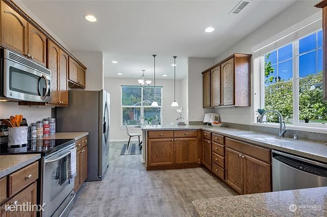 1st image of 4864R Bend Dr NE