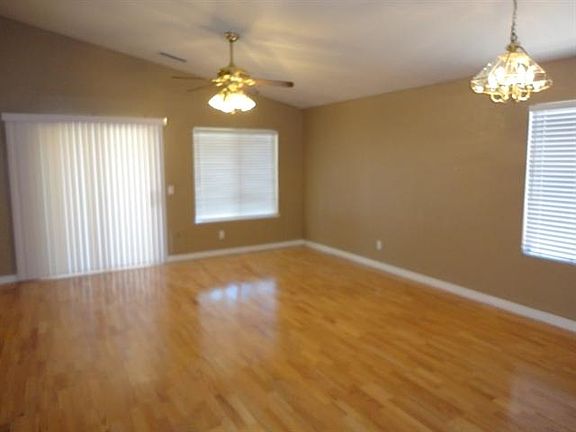 3rd image of 67814 W Gardenia Ave