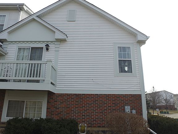 3rd image of 581 Holiday Ln Unit 581