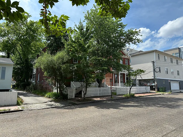 104 S Pine St #A — Photo 39